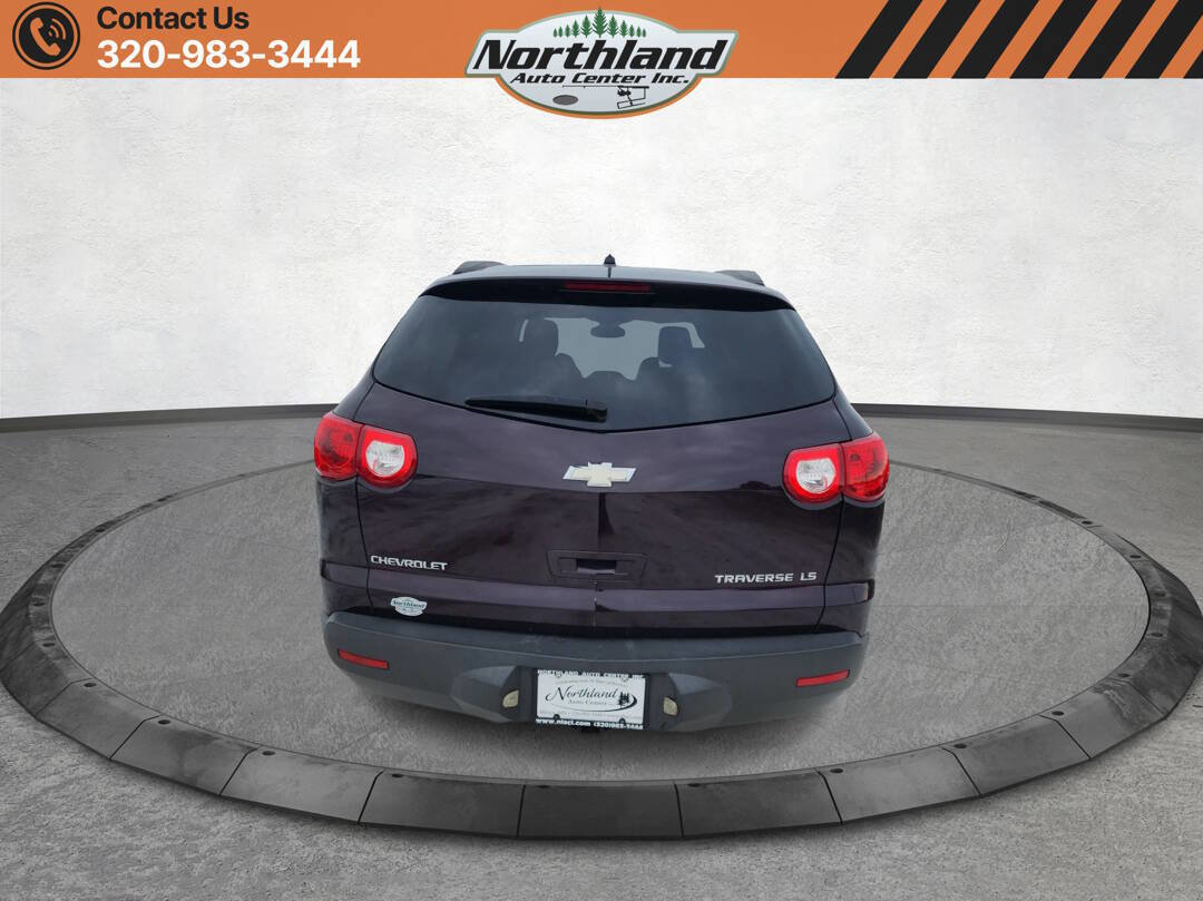 Used 2010 Chevrolet Traverse LS FWD image 6