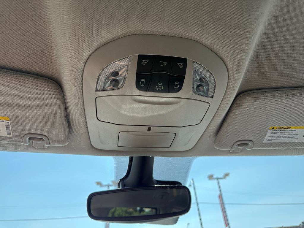 Used 2024 Chrysler Pacifica Touring-L FWD image 28