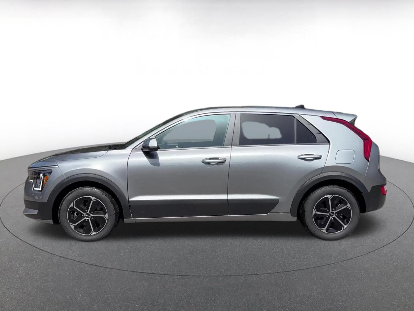 Used 2026 Kia Niro LX FWD image 9