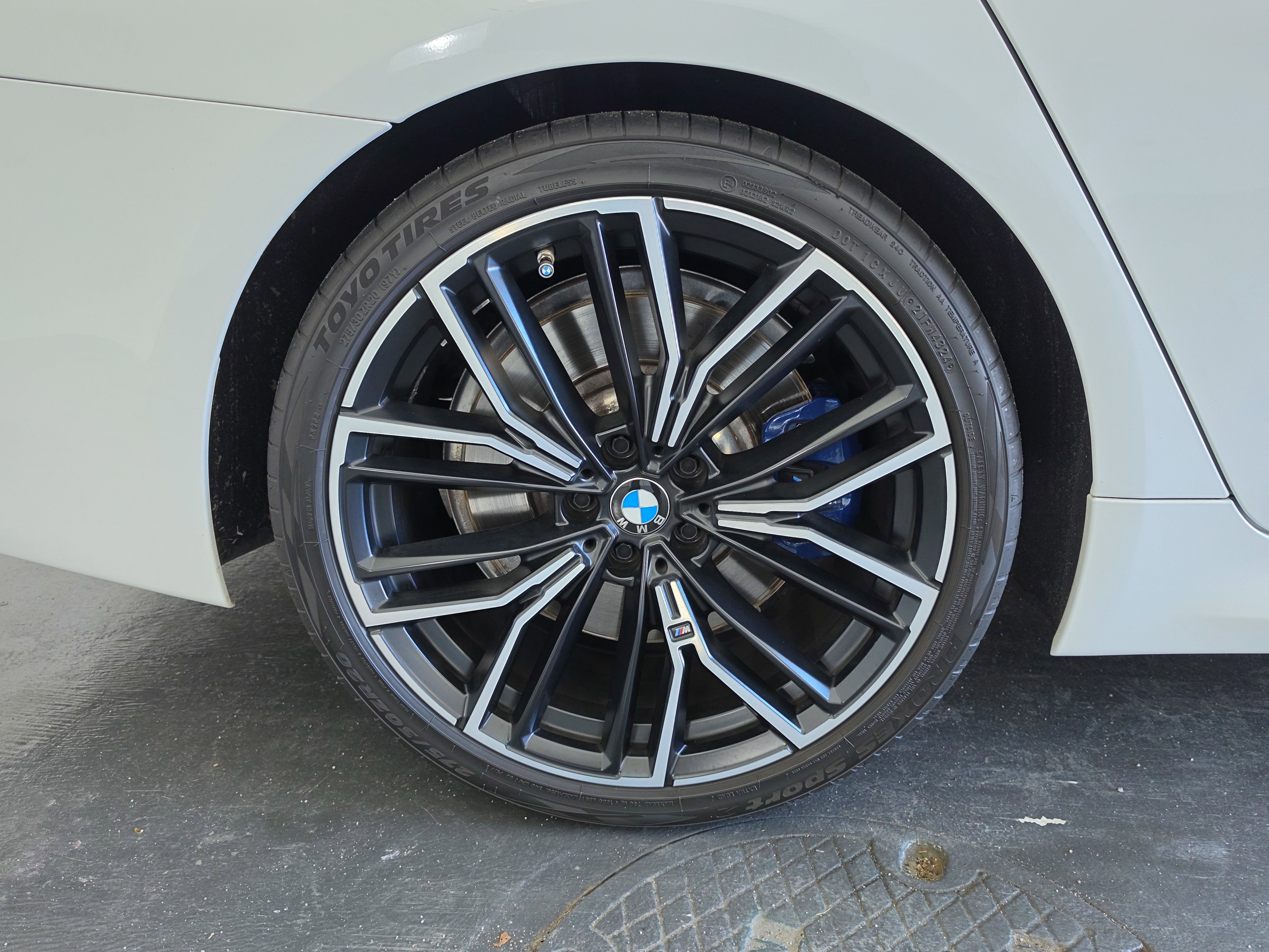 Used 2022 BMW M550i xDrive w/ Premium Package AWD/4WD image 40