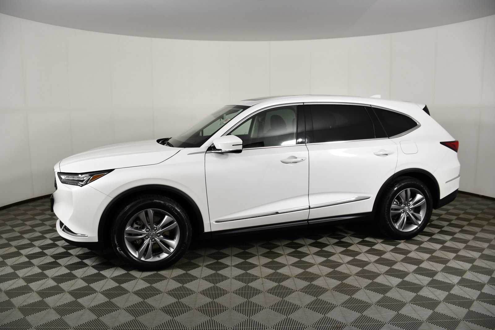 Certified 2024 Acura MDX SH-AWD image 9