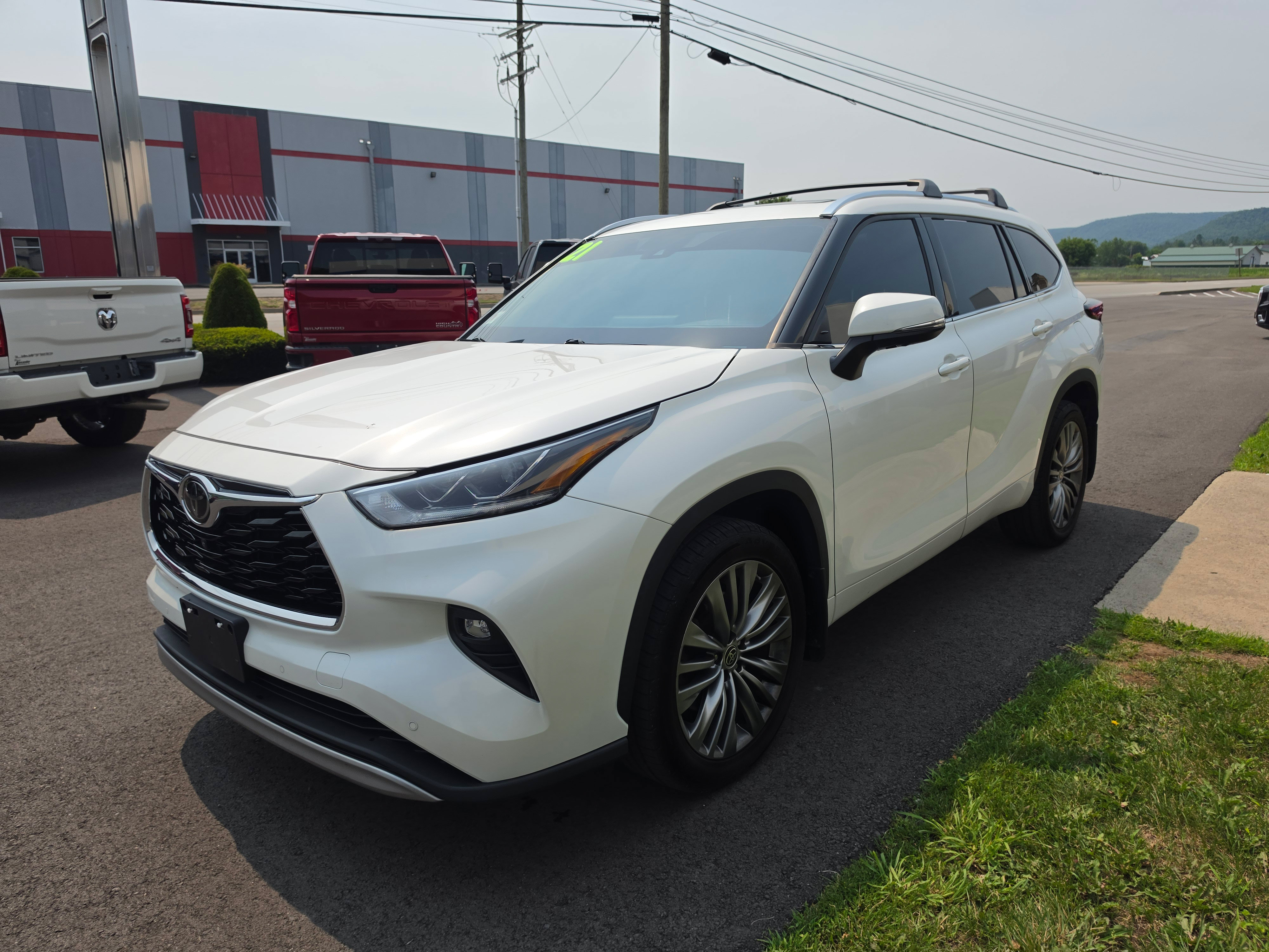Used 2021 Toyota Highlander Platinum AWD/4WD image 8