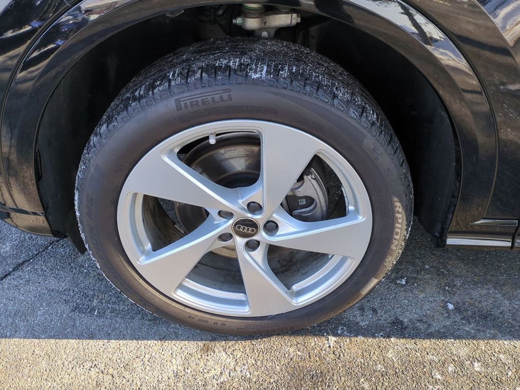 Certified 2025 Audi Q5 Premium Plus image 26