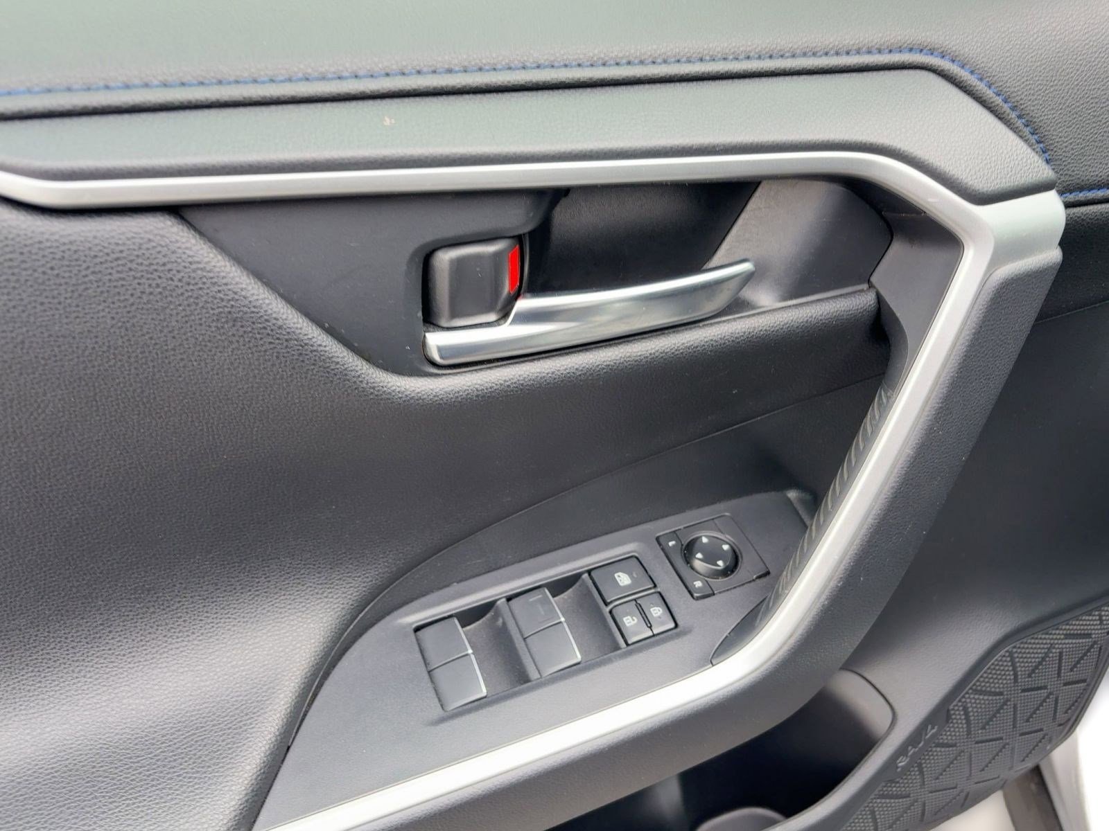 Used 2021 Toyota RAV4 XSE image 13