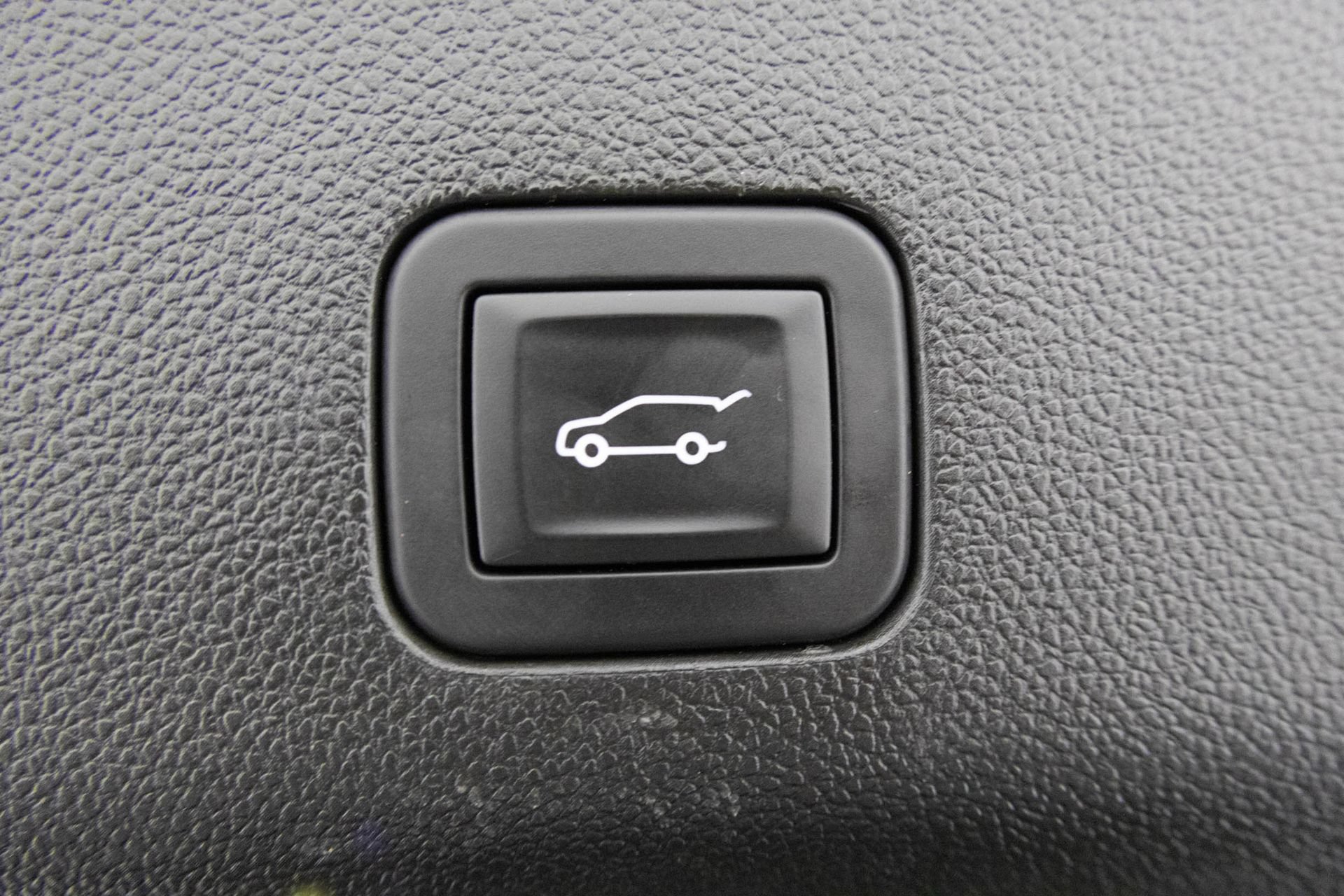 Used 2024 Chevrolet Suburban Premier w/ Premium Package AWD/4WD image 42