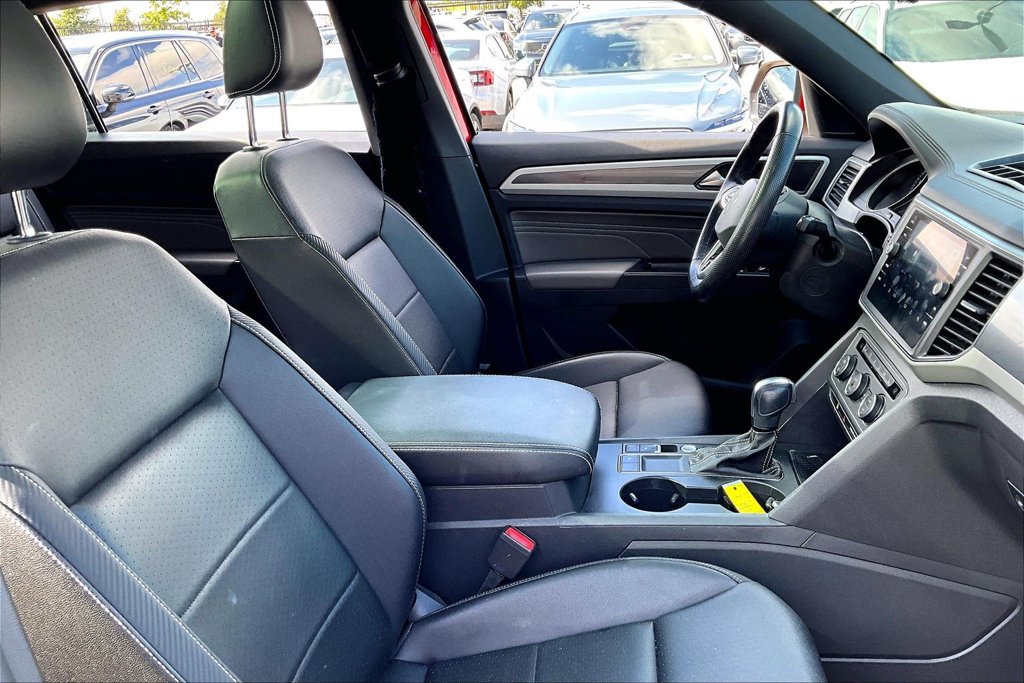 Used 2021 Volkswagen Atlas Cross Sport SE w/ Panoramic Sunroof Package FWD image 8