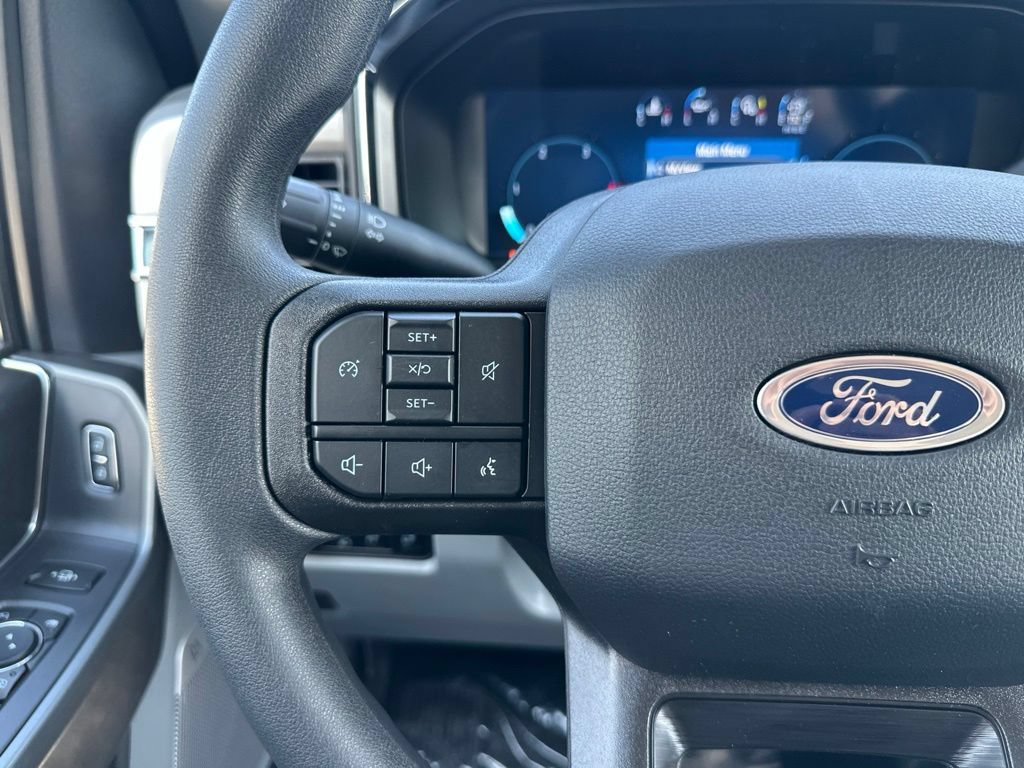 New 2026 Ford F350 XLT w/ XLT Premium Package AWD/4WD image 18