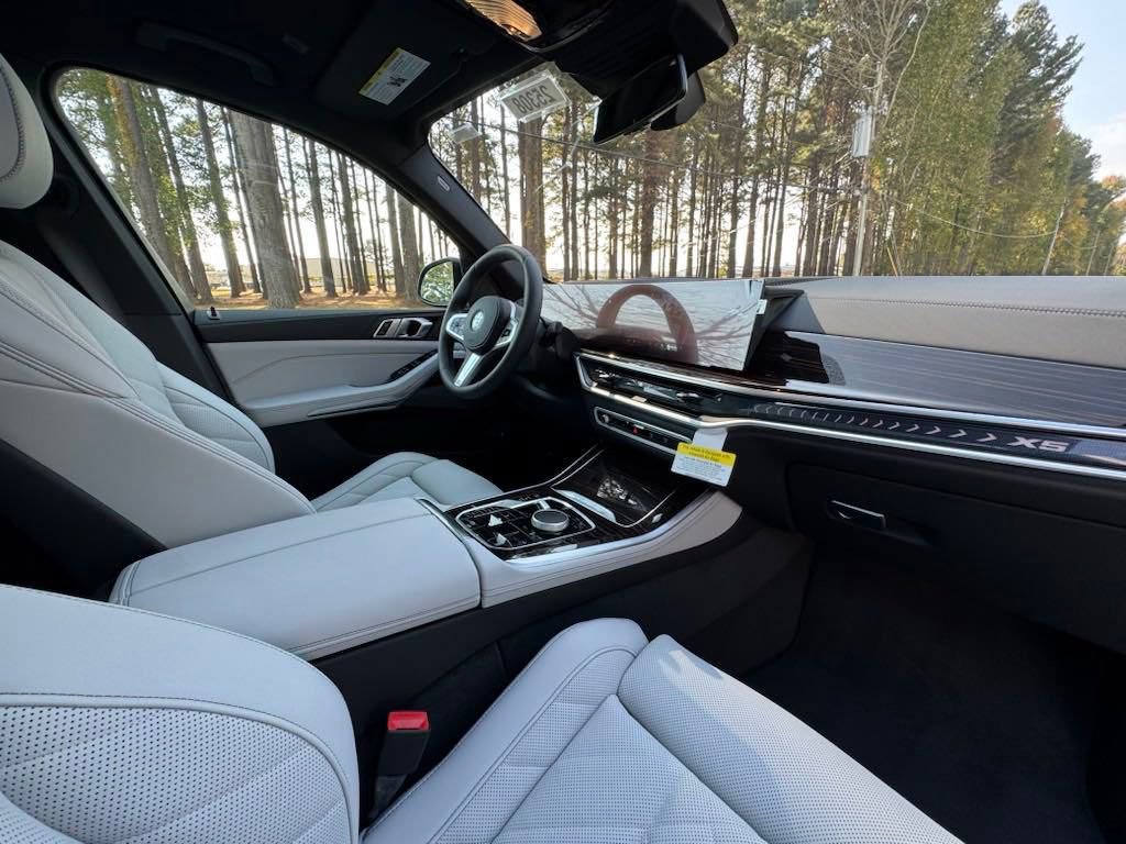 Used 2025 BMW X5 xDrive50e w/ M Sport Package image 19