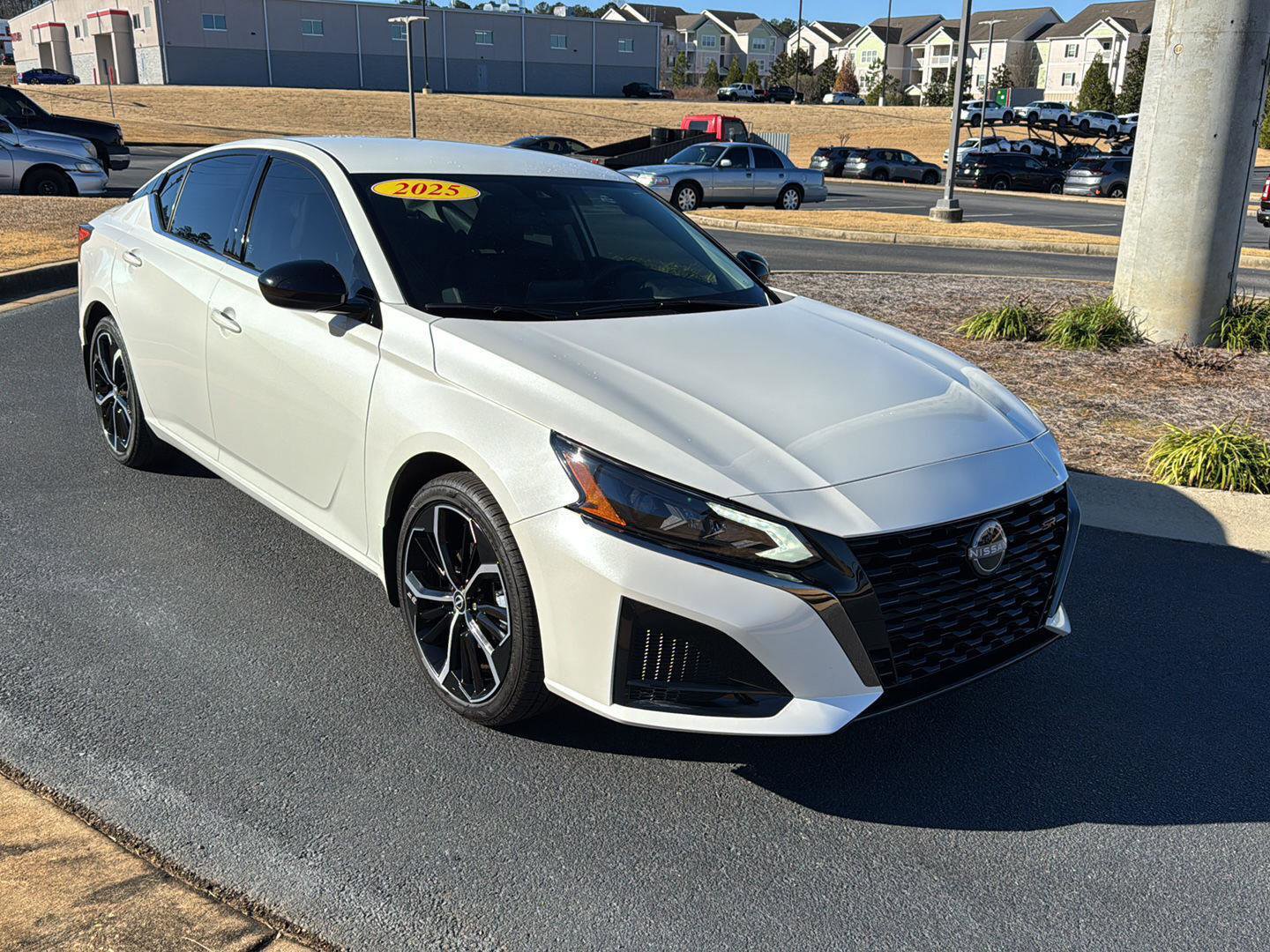 Used 2025 Nissan Altima 2.5 SR image 6