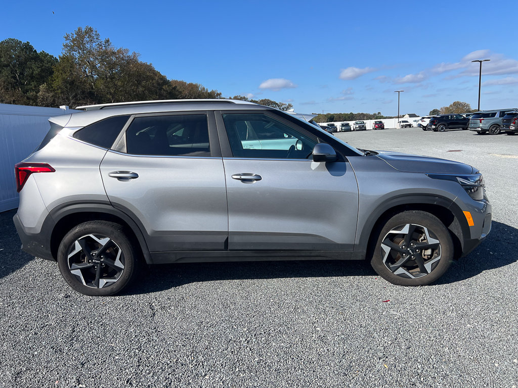 Used 2025 Kia Seltos EX w/ EX Sunroof Package AWD/4WD image 7
