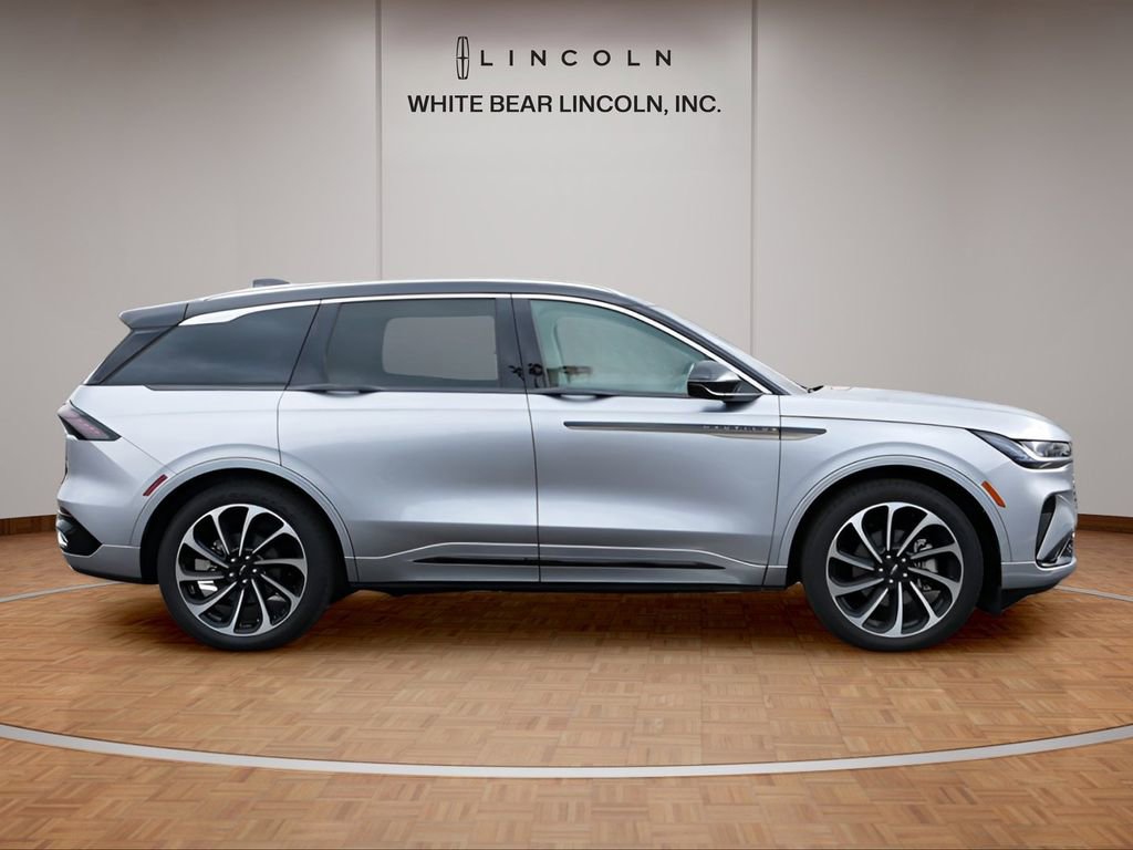 Used 2025 Lincoln Nautilus Black Label image 4