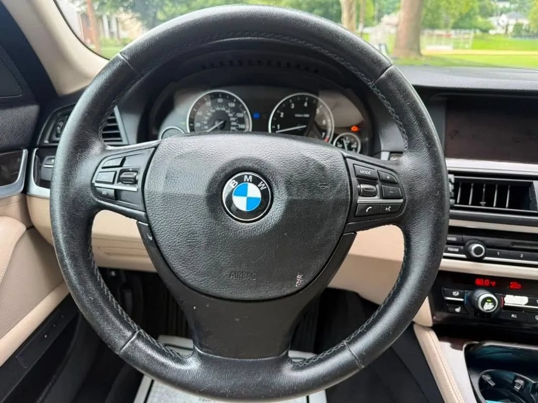 Used 2011 BMW 528i Sedan RWD image 18
