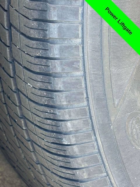 Used 2023 Chrysler Pacifica Touring-L FWD image 34