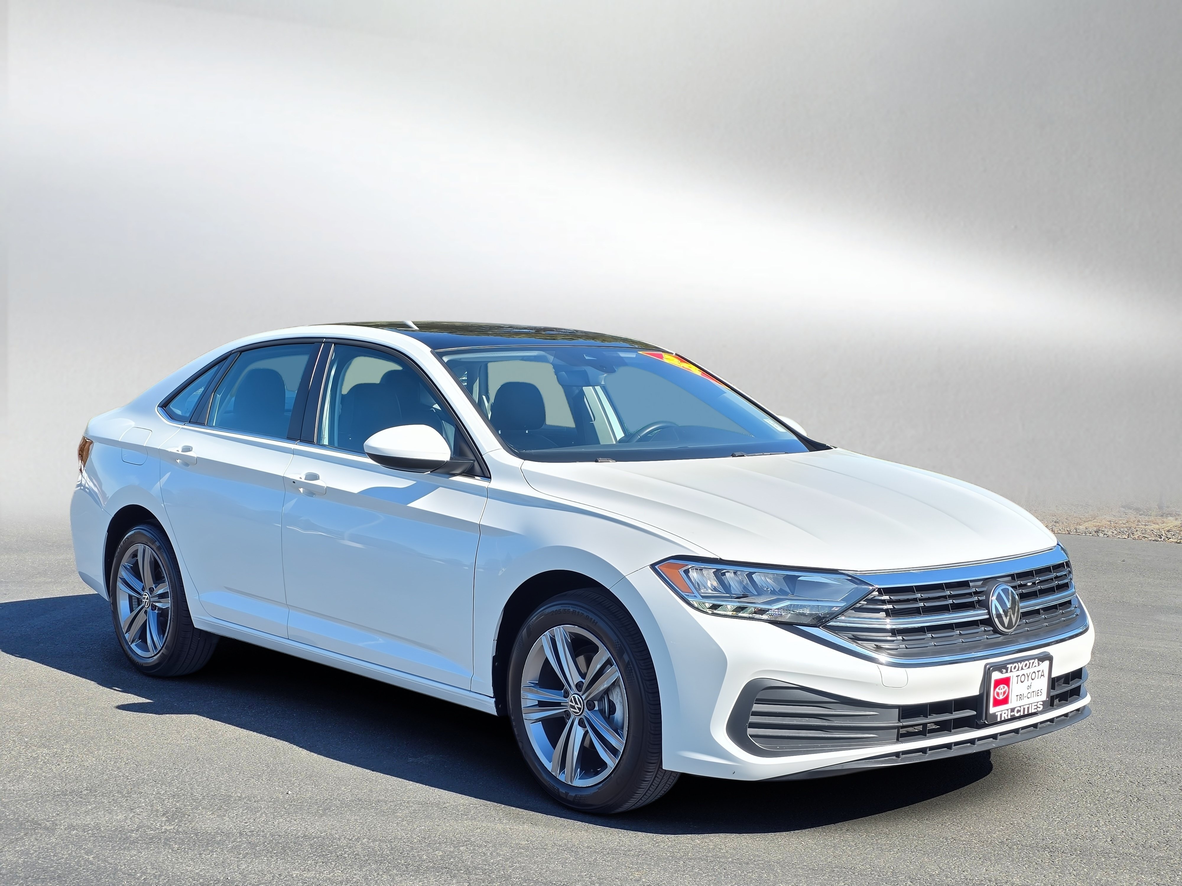Used 2024 Volkswagen Jetta SE w/ Panoramic Sunroof Package FWD image 6