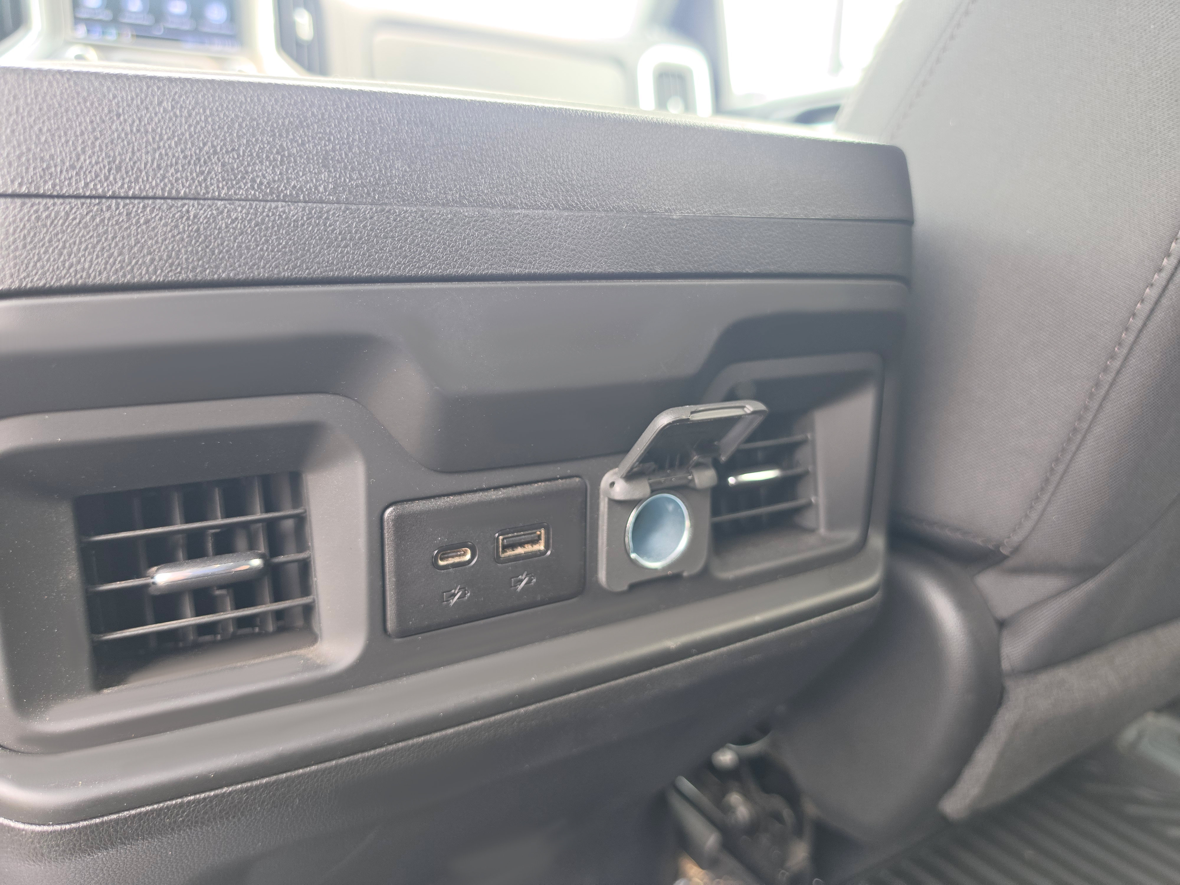 Used 2021 Chevrolet Silverado 3500 LT w/ Convenience Package AWD/4WD image 17