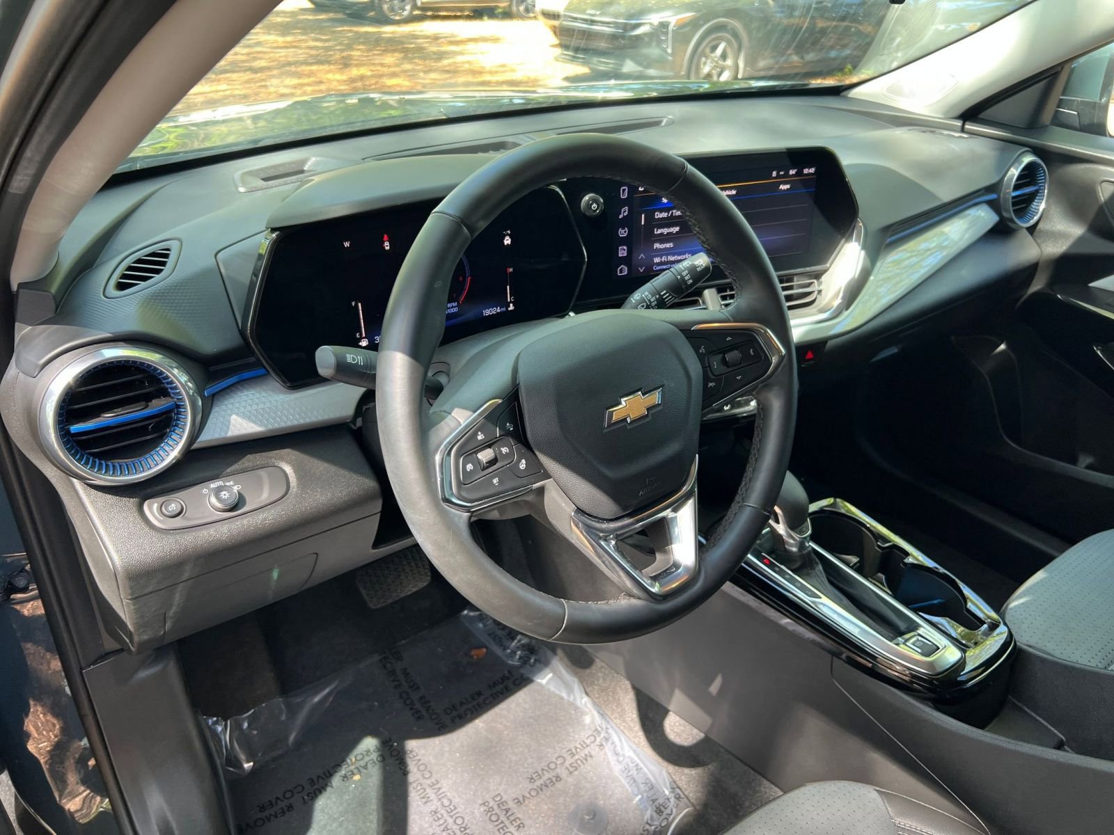 Used 2025 Chevrolet Trax LT w/ LT Convenience Package image 31