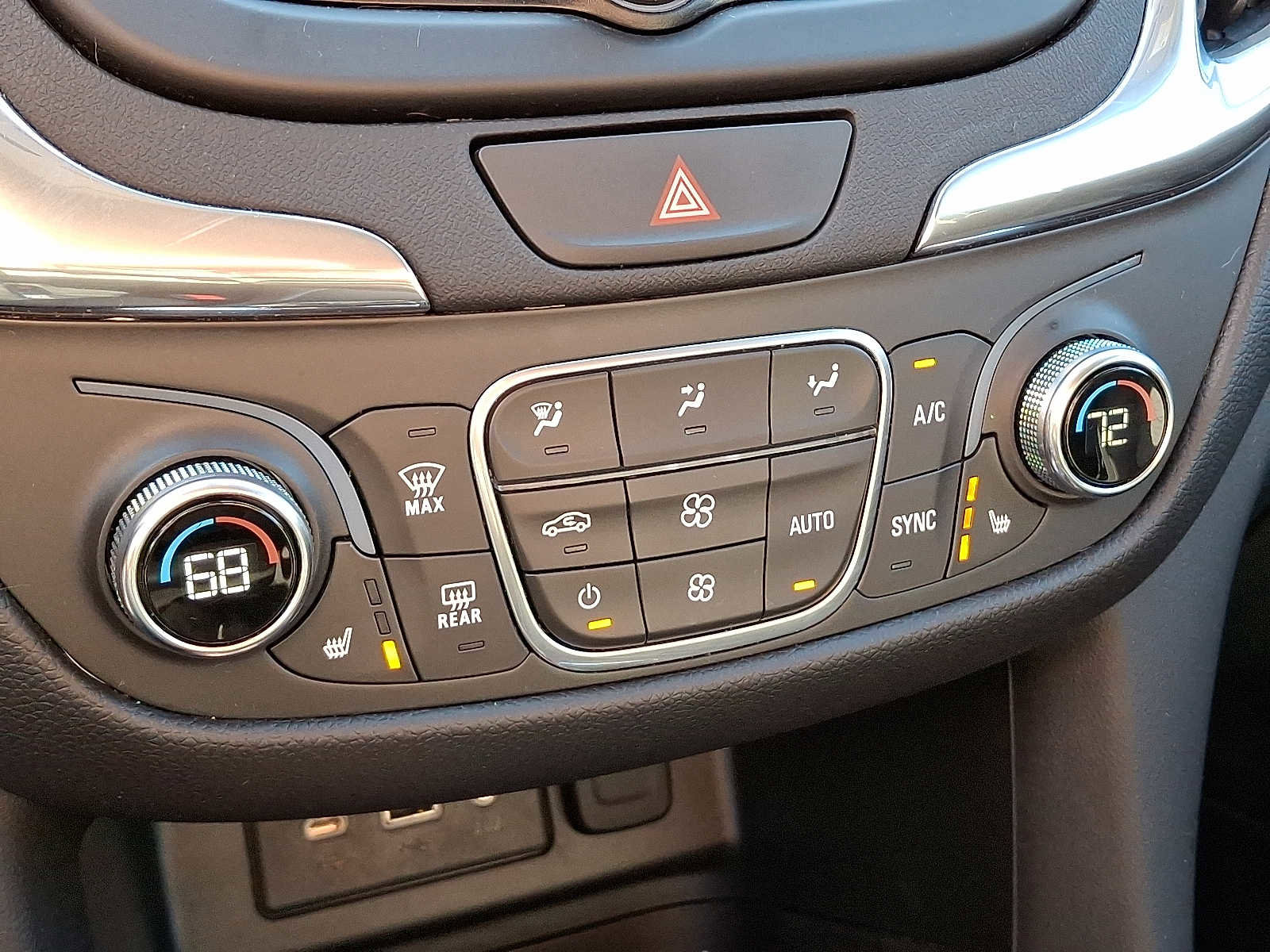 Used 2020 Chevrolet Equinox LT image 17