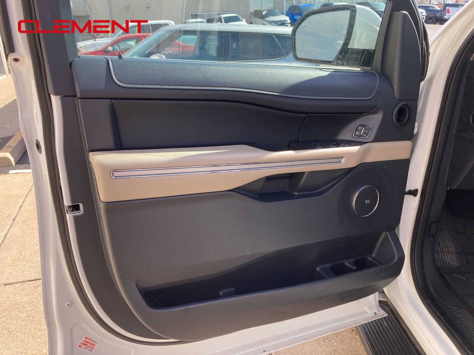 Used 2024 Ford Expedition Limited image 21