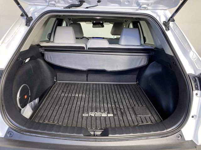 Used 2023 Toyota Corolla Cross LE w/ Moonroof Package image 8