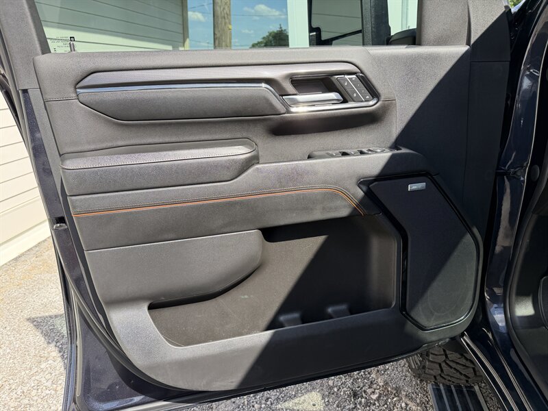 Used 2024 GMC Sierra 2500 AT4 w/ AT4 Preferred Package AWD/4WD image 18