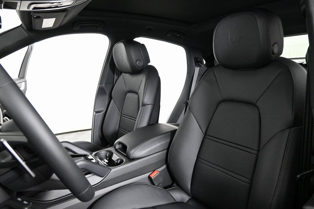 Used 2026 Porsche Cayenne Coupe AWD/4WD image 5