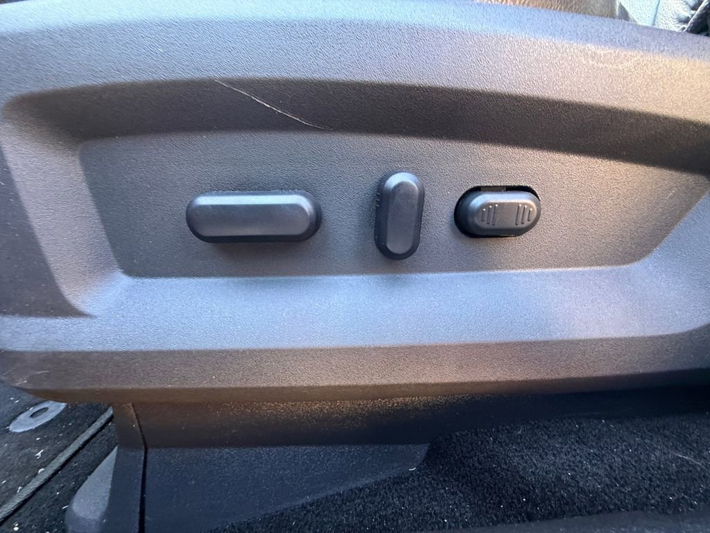 Used 2013 Ford Edge SEL FWD image 14