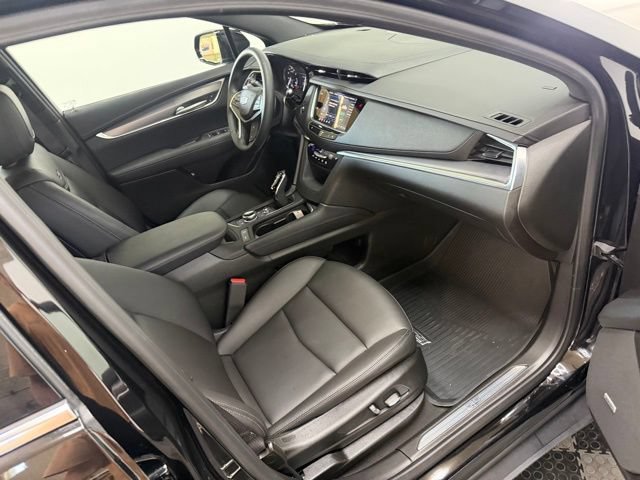 Used 2025 Cadillac XT5 Luxury w/ LPO, Floor Liner Package FWD image 29