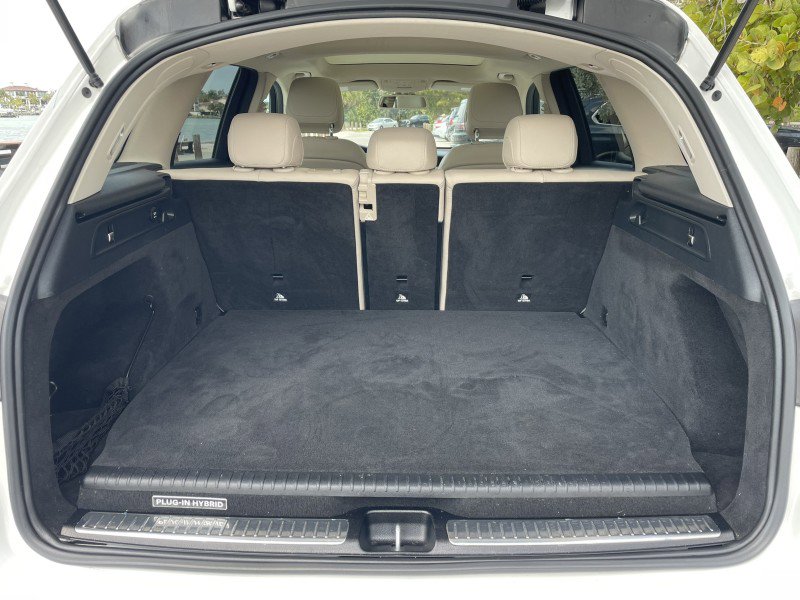 Used 2019 Mercedes-Benz GLC 350e 4MATIC w/ Premium Package image 35