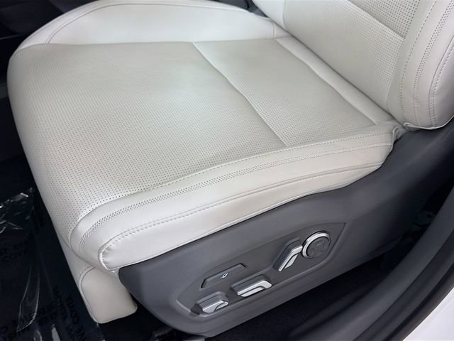 Used 2025 Hyundai Santa Fe Calligraphy AWD/4WD image 16