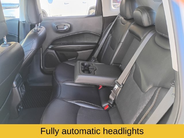 Used 2019 Jeep Compass Latitude w/ Cold Weather Group AWD/4WD image 16