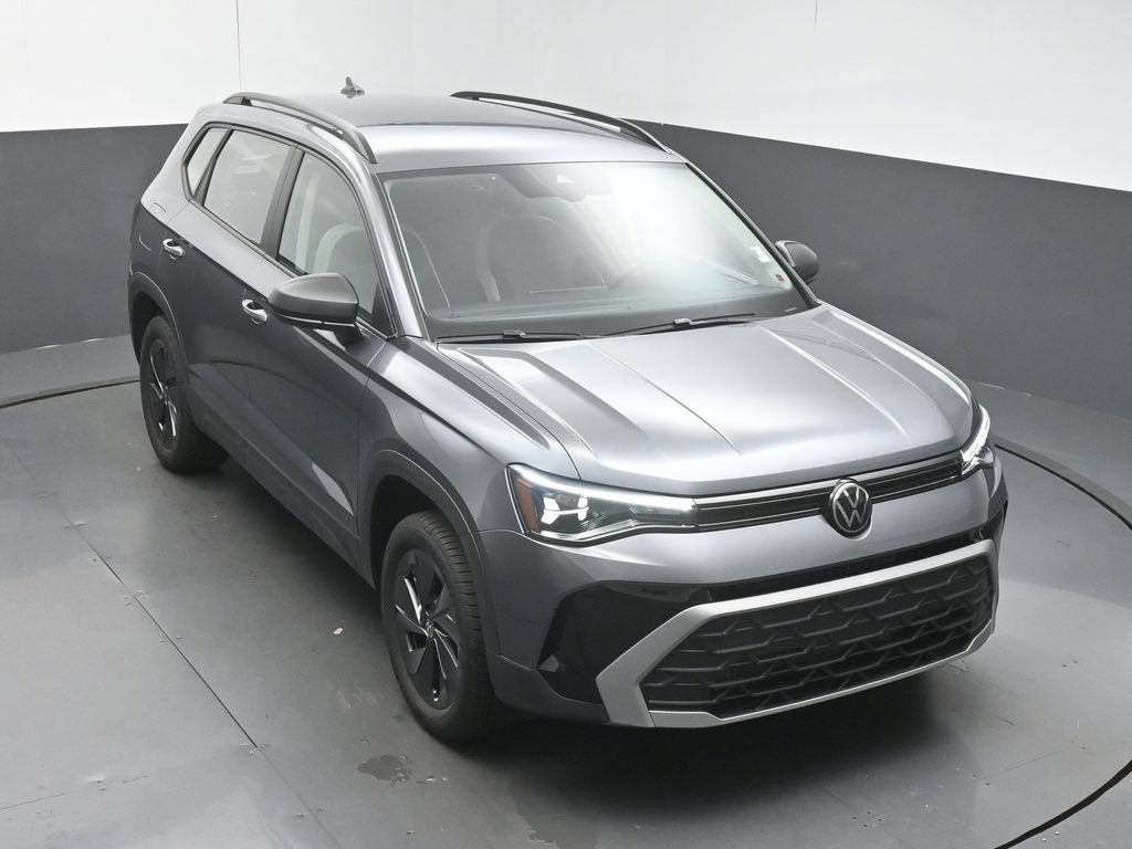 Used 2025 Volkswagen Taos SE FWD image 43