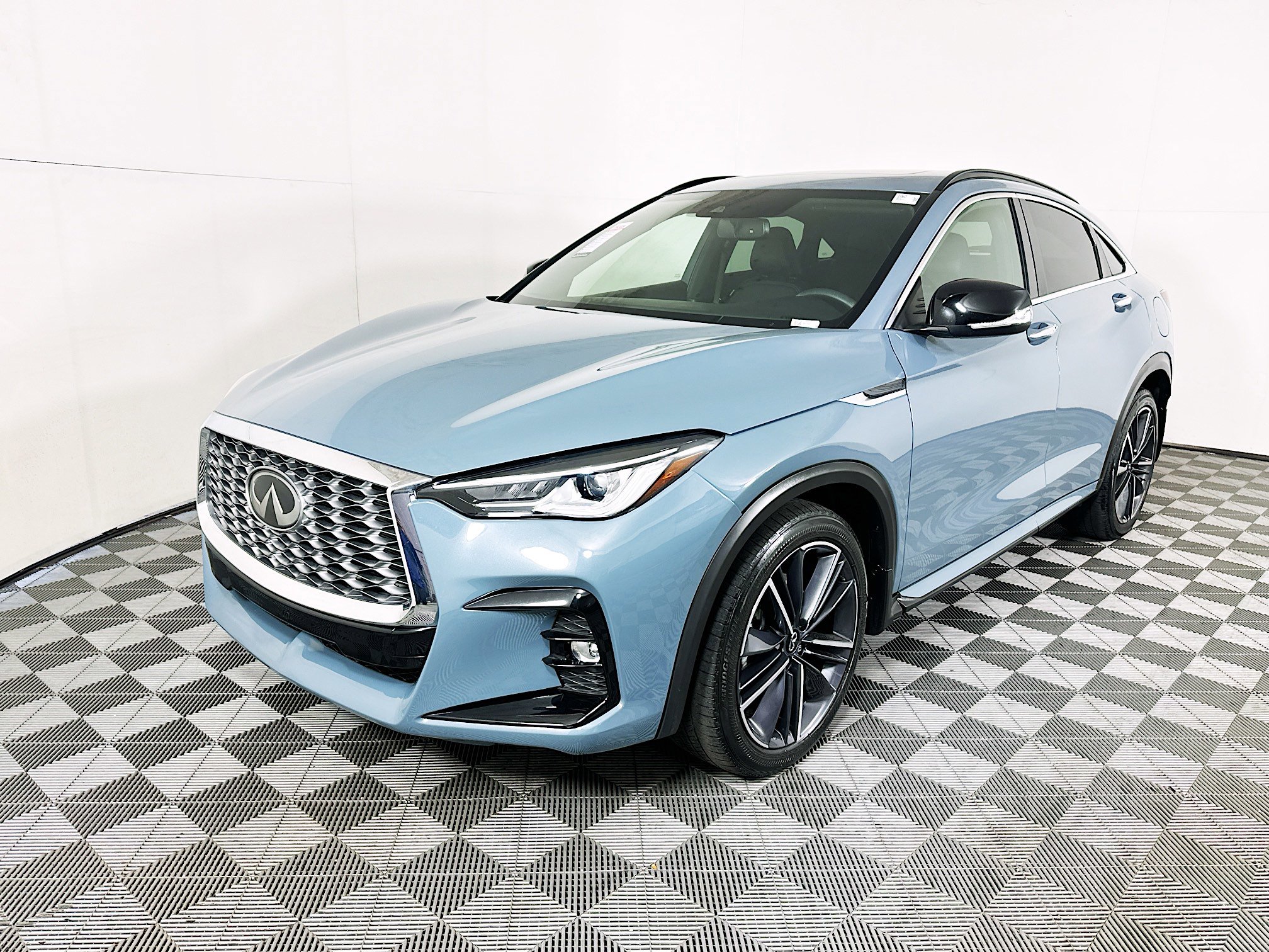 Used 2023 INFINITI QX55 Luxe w/ Cargo Package image 7