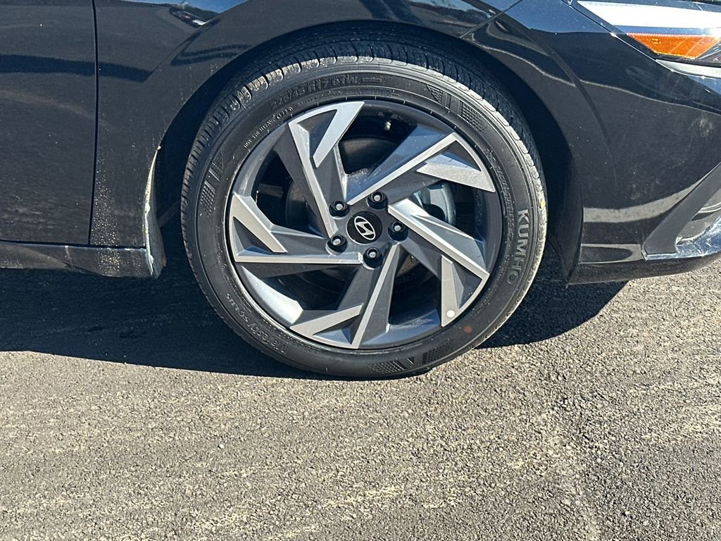New 2025 Hyundai Elantra Sport image 12