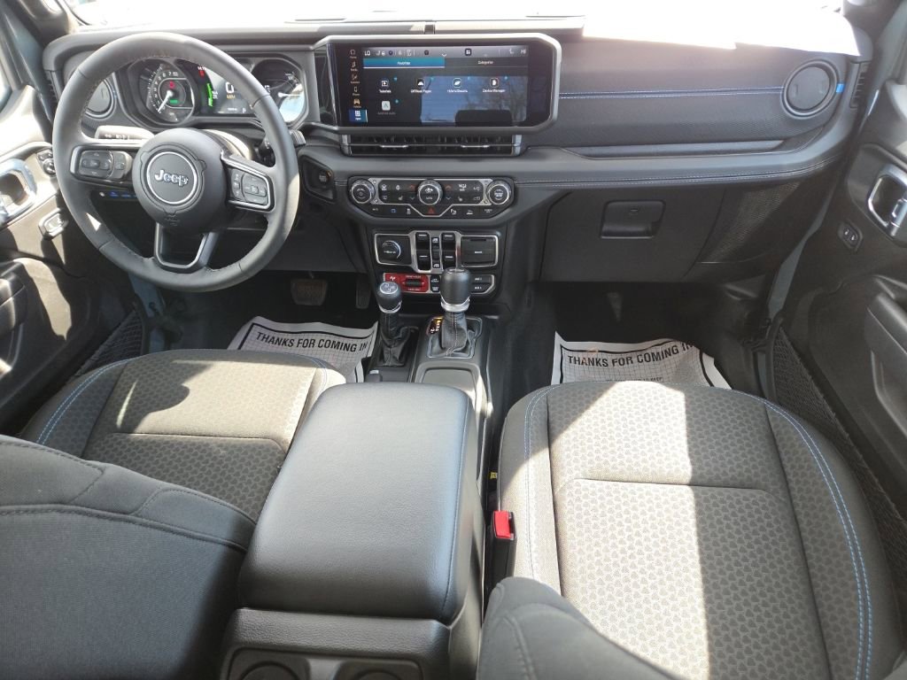 Used 2025 Jeep Wrangler Unlimited Rubicon 4xe image 24