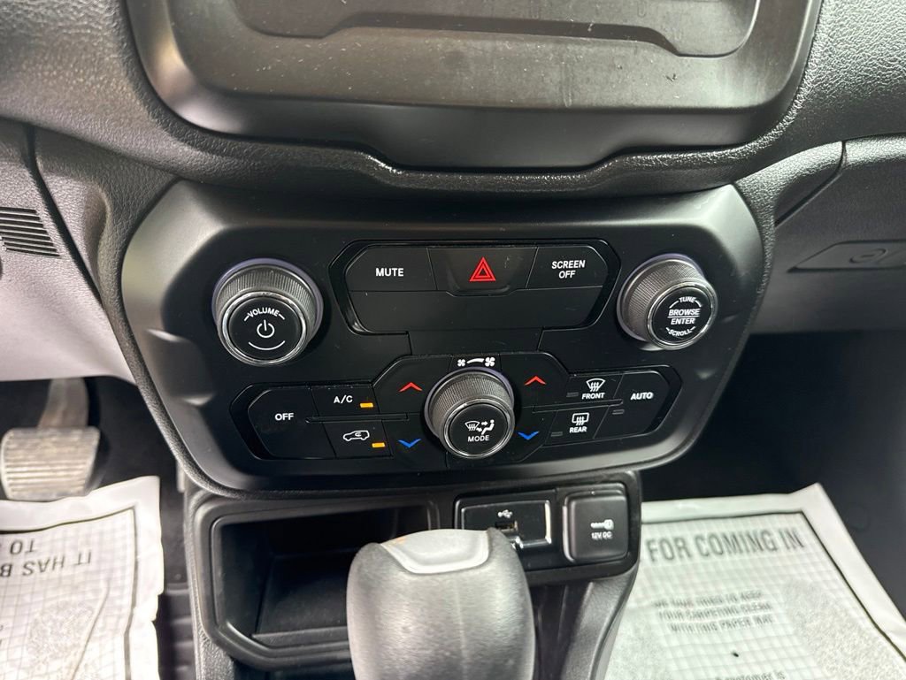 Used 2020 Jeep Renegade Altitude FWD image 14
