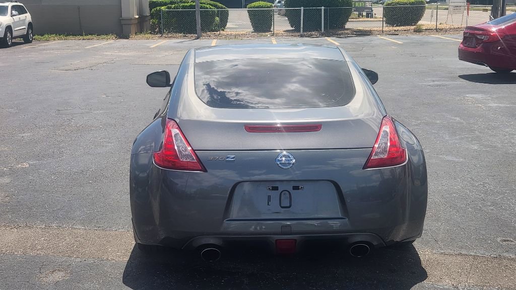 Used 2016 Nissan 370Z Coupe RWD image 5