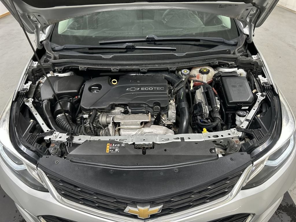 Used 2017 Chevrolet Cruze LT FWD image 23