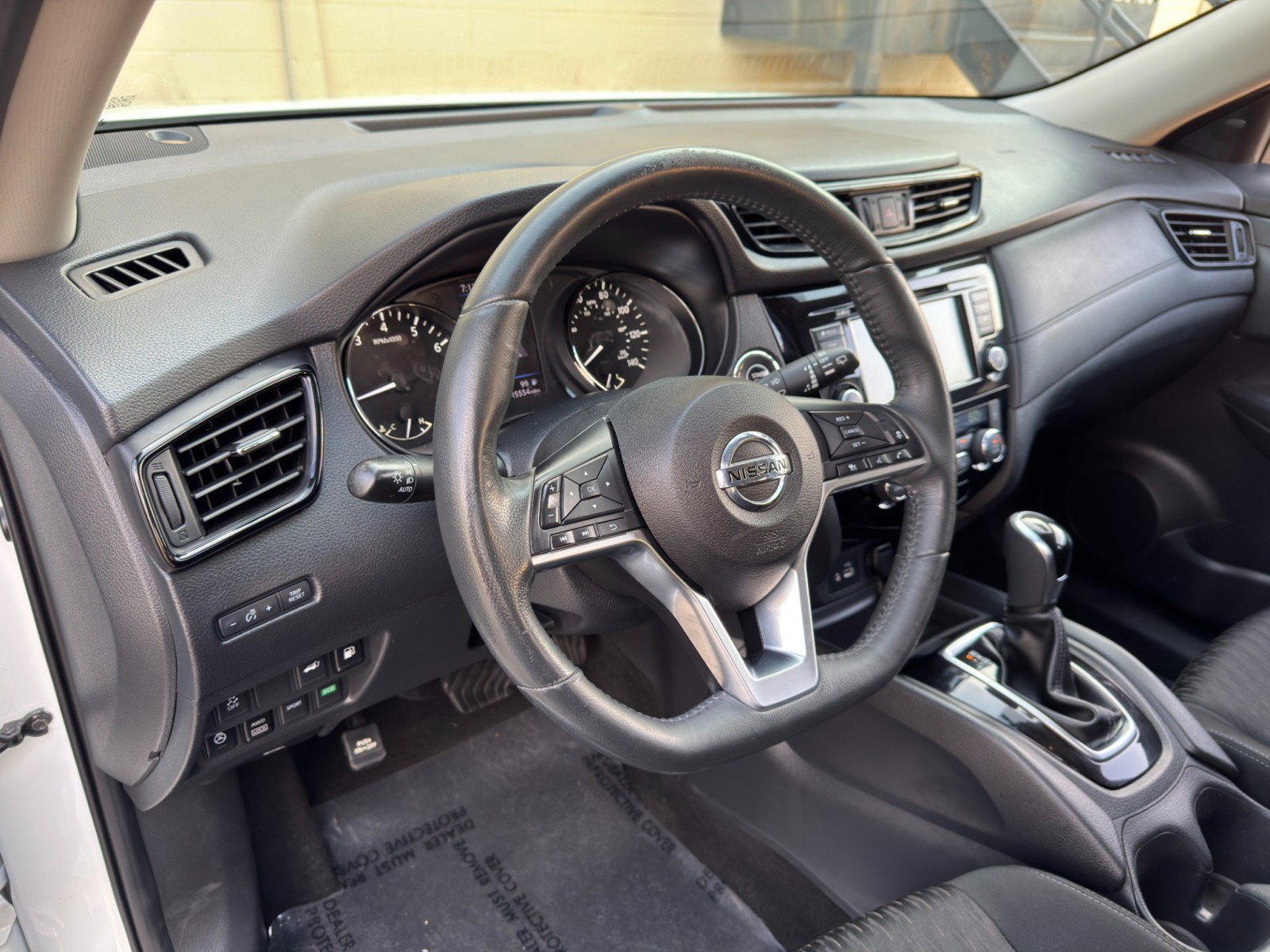 Used 2018 Nissan Rogue SV w/ Premium Package AWD/4WD image 12