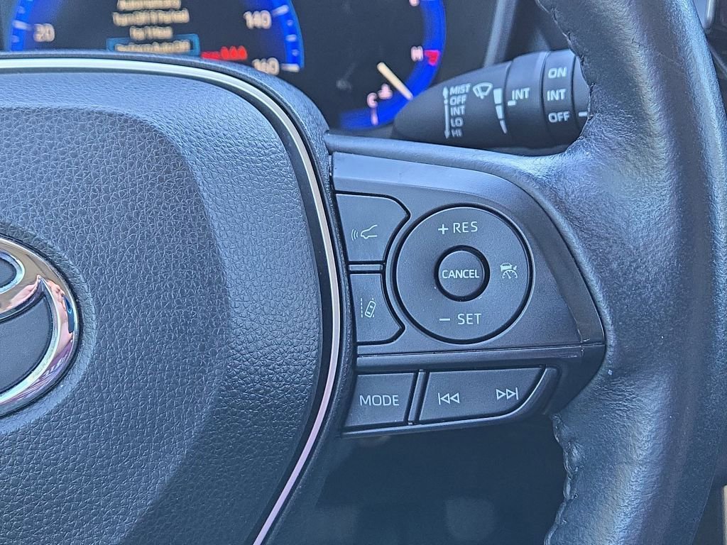 Used 2022 Toyota Corolla Cross XLE w/ Convenience Package image 23