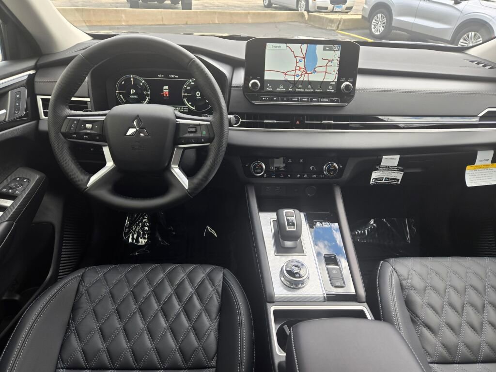 New 2025 Mitsubishi Outlander SEL image 16