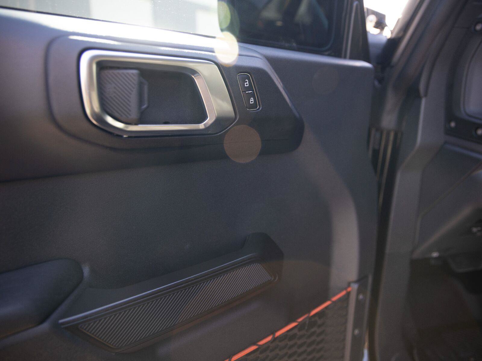 Used 2025 Ford Bronco Raptor AWD/4WD image 18