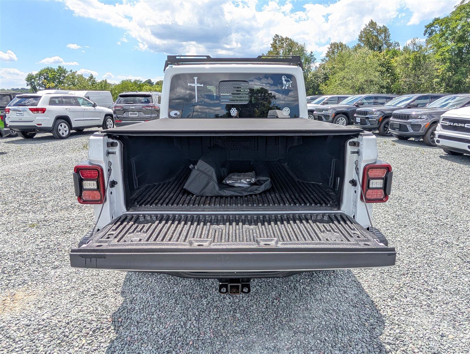 Used 2024 Jeep Gladiator Rubicon image 14