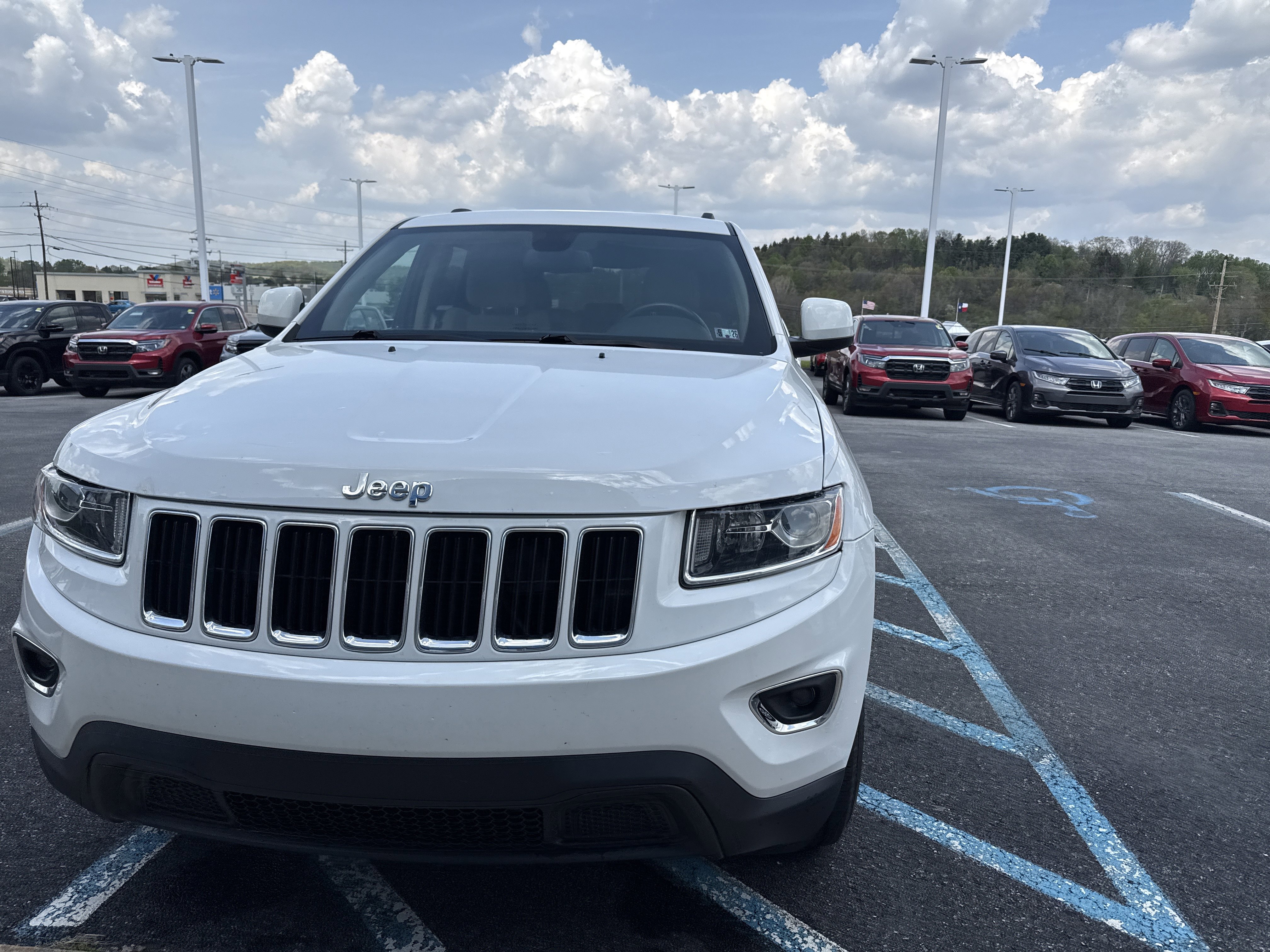 Used 2014 Jeep Grand Cherokee Laredo w/ Quick Order Package 23E AWD/4WD image 9