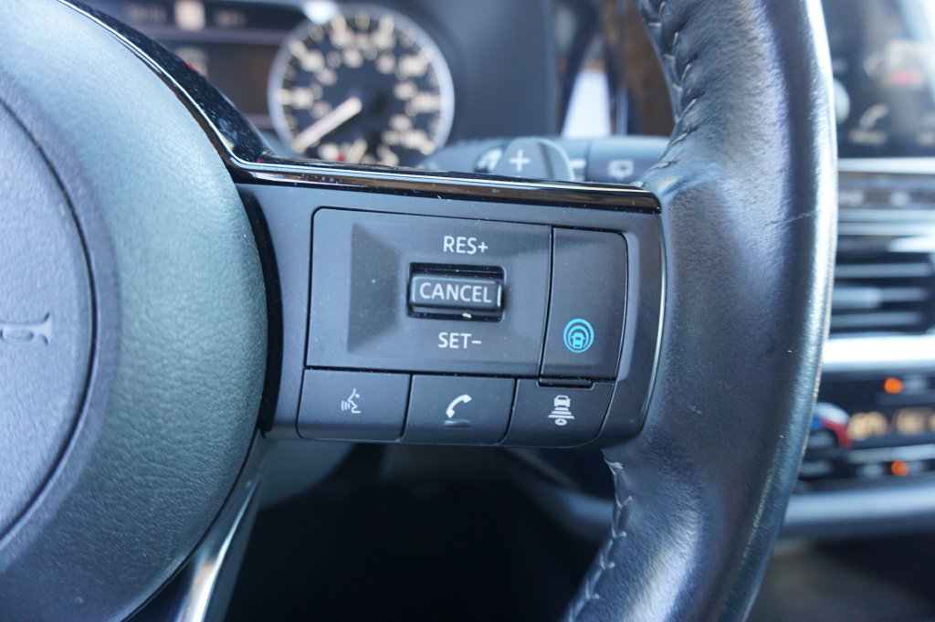 Used 2024 Nissan Pathfinder SL w/ SL Premium Package FWD image 9