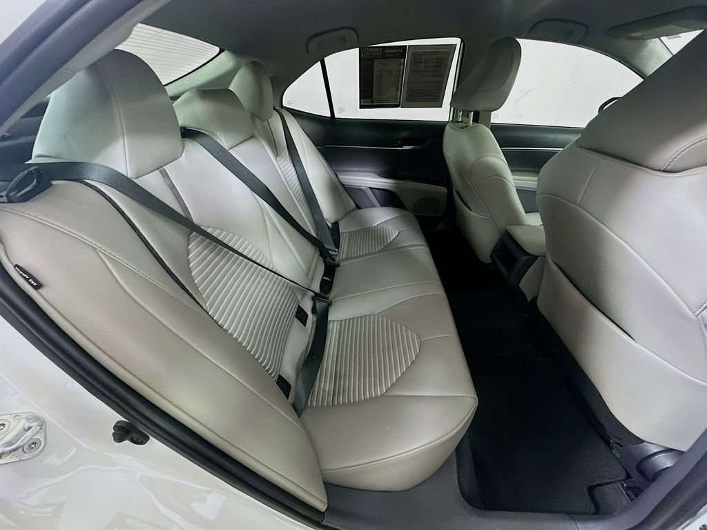 Used 2023 Toyota Camry SE image 10