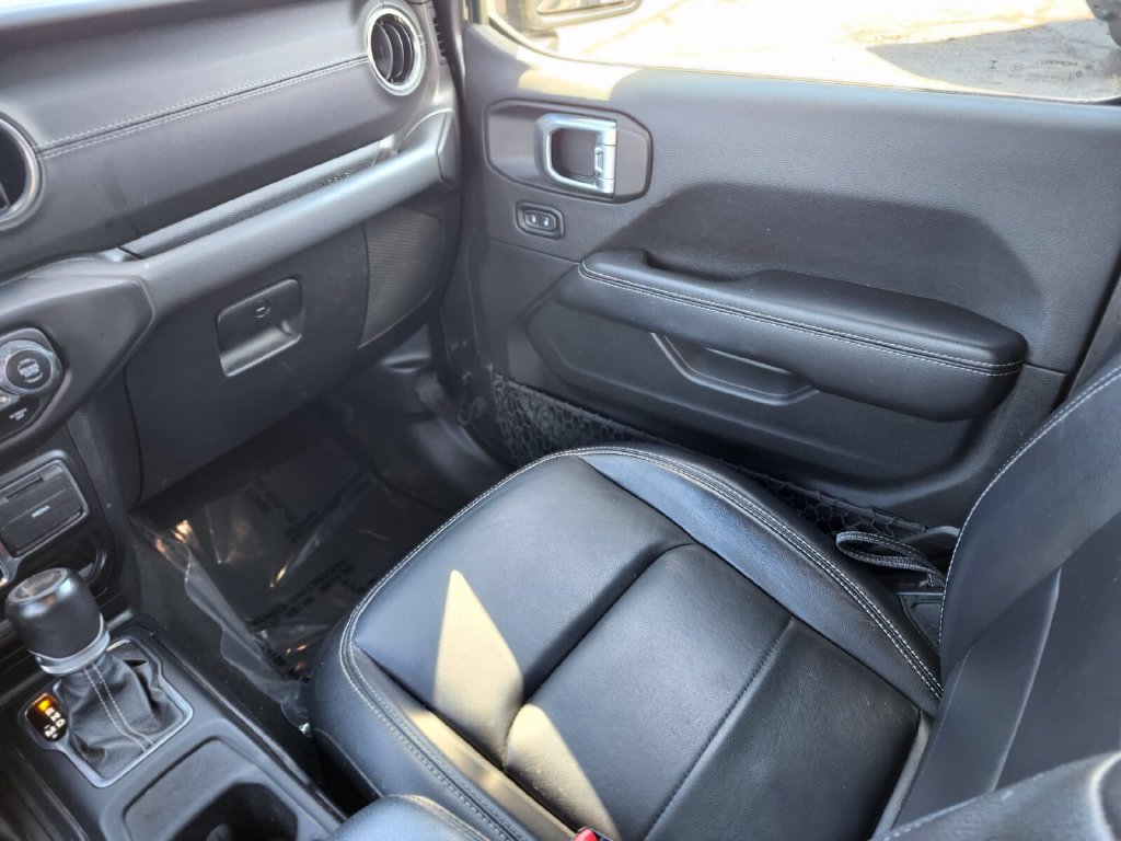 Used 2021 Jeep Wrangler Unlimited Sahara AWD/4WD image 15