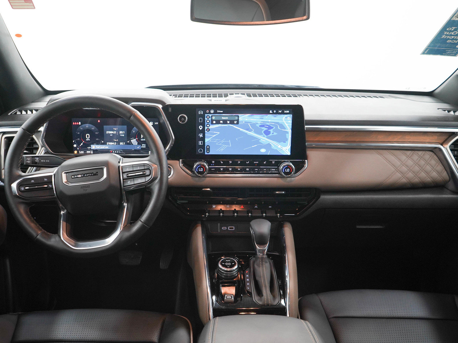 Used 2024 GMC Canyon Denali AWD/4WD image 16
