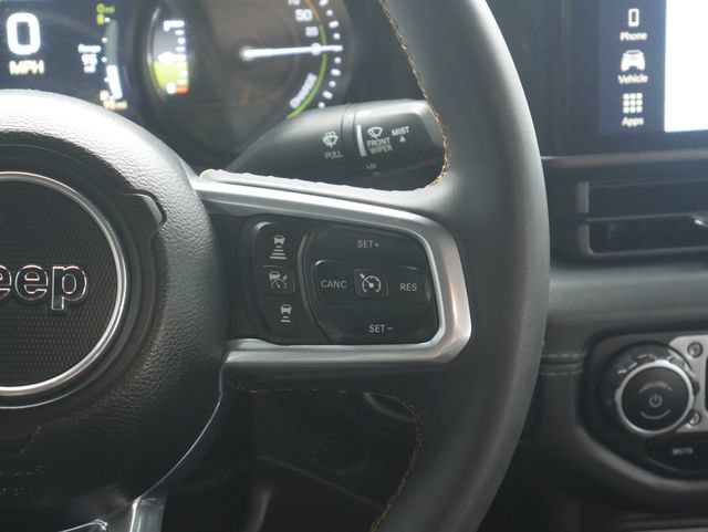 Used 2024 Jeep Wrangler Unlimited Sahara AWD/4WD image 16