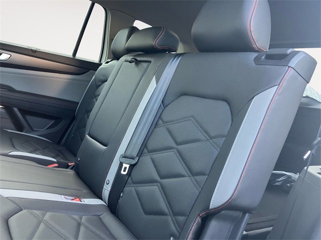 New 2025 Volkswagen Atlas Peak Edition SE image 13