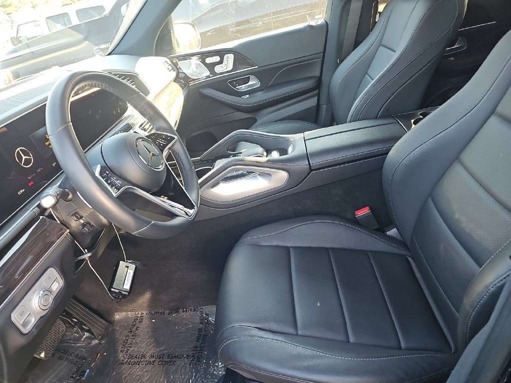 Used 2024 Mercedes-Benz GLS 450 4MATIC image 13